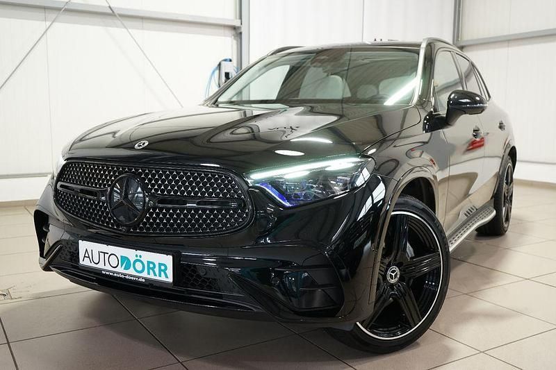 Schwarz Gebraucht 2023 Mercedes GLC200 AMG SUV | 51.900 € (Teuer) - Bild 1/4