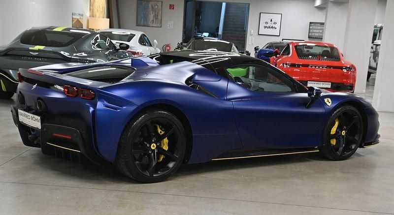 Gebraucht Ferrari SF90 999 PS (734 kW) 2024 Blau Cabrio