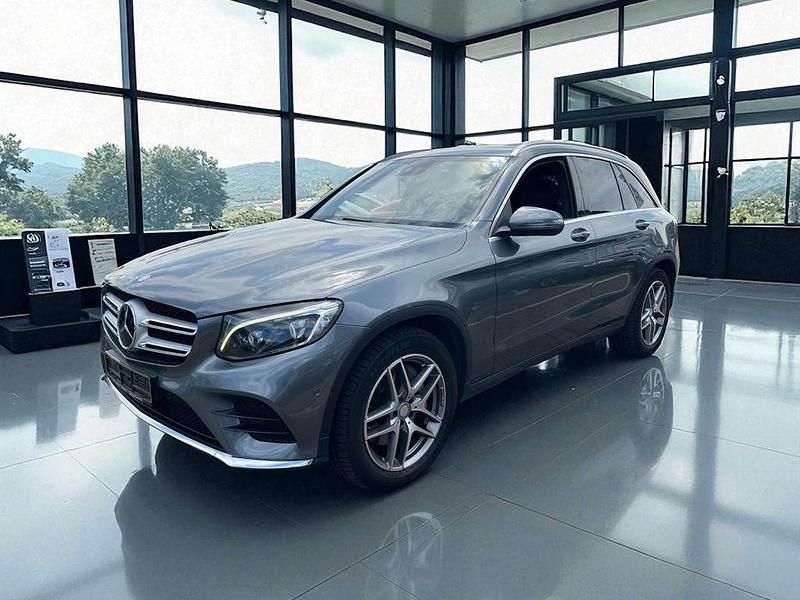 Grau Gebraucht 2016 Mercedes GLC250 AMG line SUV | 17.499 € (Guter Preis) - Bild 1/4