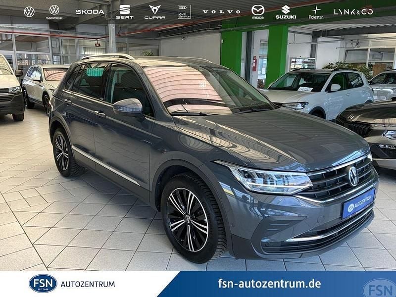 Gebraucht VW Tiguan Active 131 PS (96 kW) 2022 Grau SUV