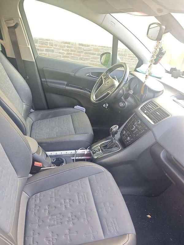 Gebraucht Opel Meriva Design Edition 101 PS (74 kW) 2010 Van / Kleinbus