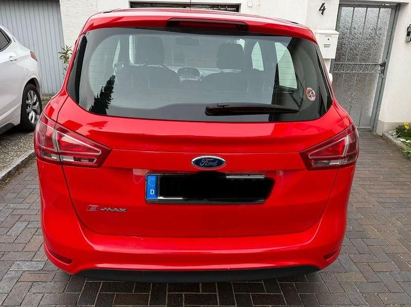 Gebraucht Ford B-MAX Titanium 105 PS (77 kW) 2015 Rot Van / Kleinbus