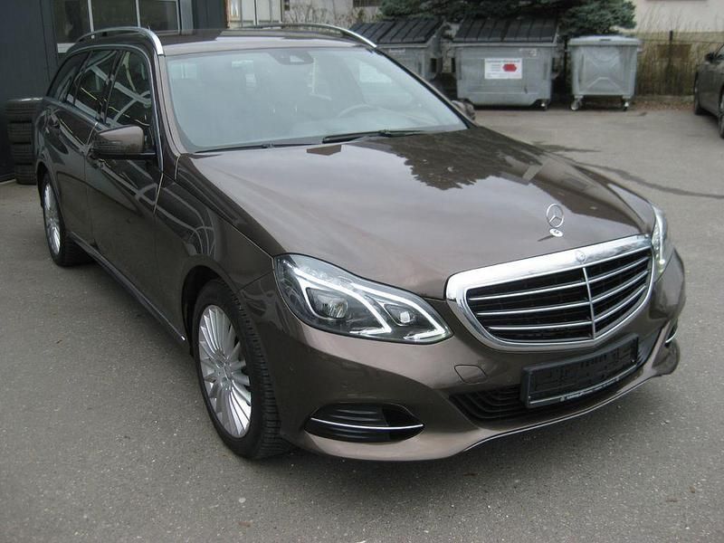 Gebraucht Mercedes E350 306 PS (225 kW) 2013 Braun Kombi