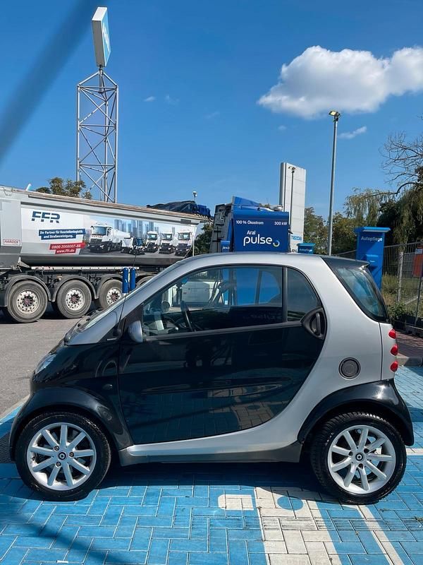 Schwarz Gebraucht 2005 Smart ForTwo Coupé Coupé | 2.499 € (Teuer) - Bild 1/4
