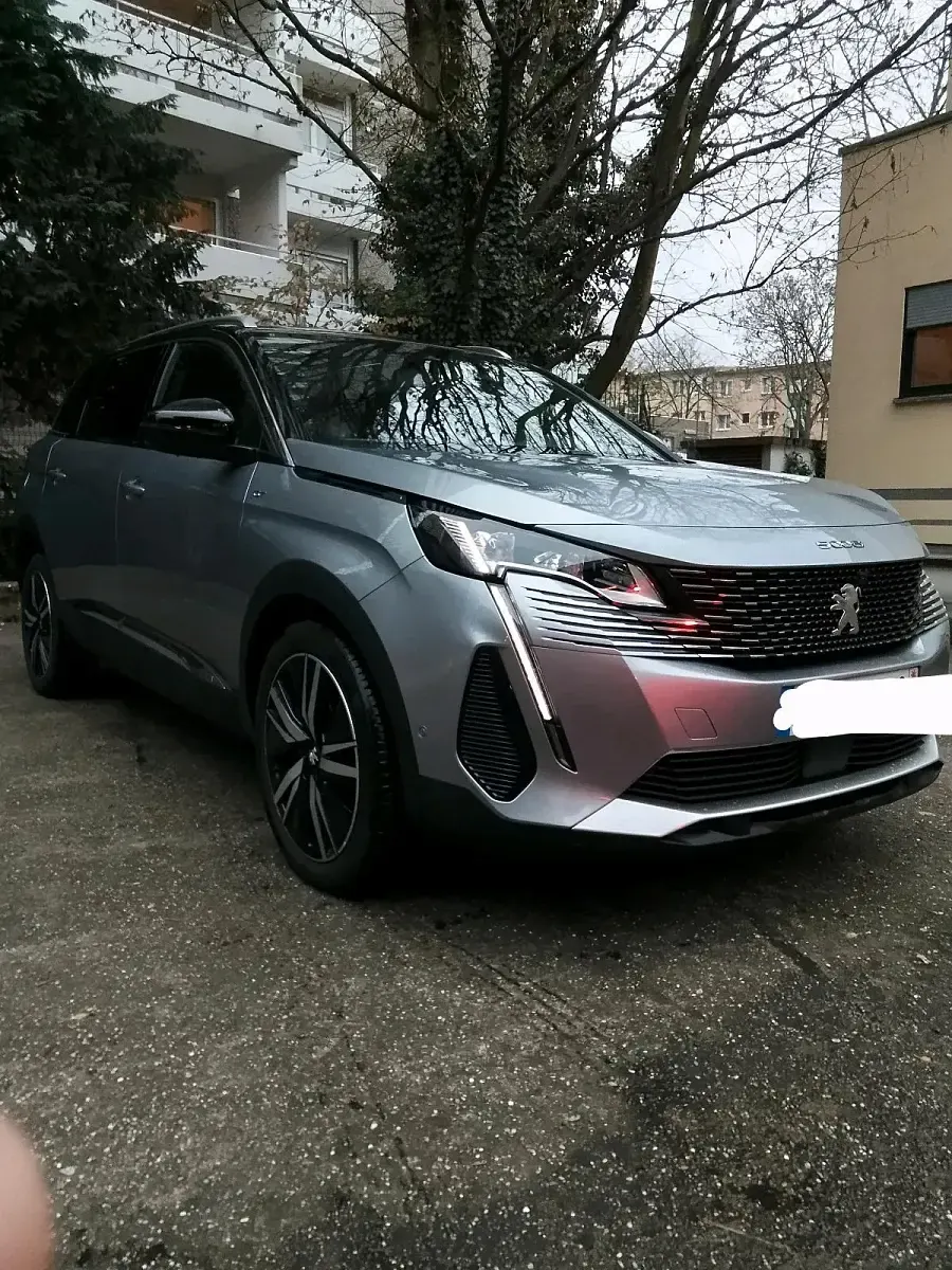 Gebraucht Peugeot 5008 GT 131 PS (96 kW) 2023 Silber SUV