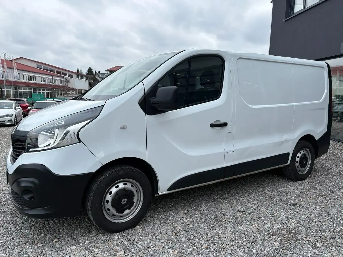 Gebraucht Renault Trafic Komfort 121 PS (88 kW) 2019 Weiß Van / Kleinbus