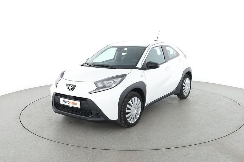 Weiß Gebraucht 2024 Toyota Aygo Business Edition Kleinwagen | 14.080 € (Guter Preis) - Bild 1/3