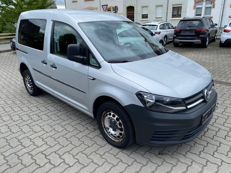 Silber Gebraucht 2016 VW Caddy Van / Kleinbus | 15.990 € (Fairer Preis) - Bild 1/4