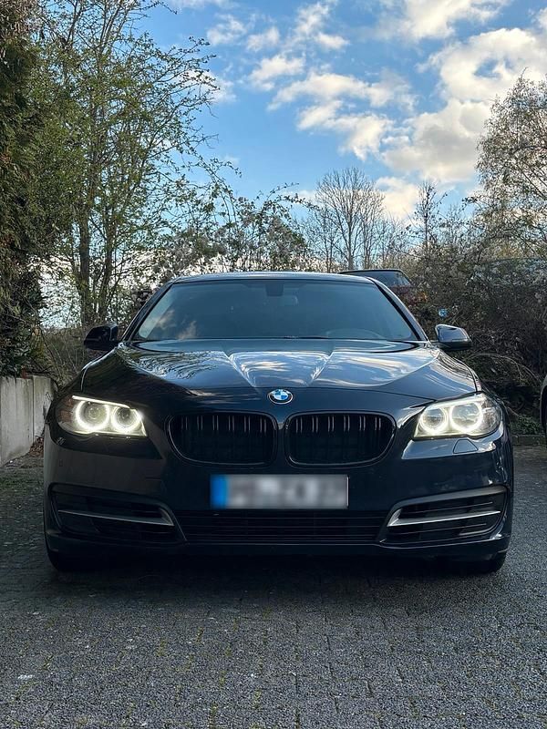 Second-hand BMW 525 218 CP (160 kW) 2013 Albastru Berlinǎ