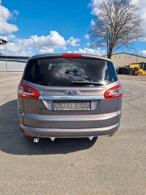 Gebraucht Ford S-MAX Champions Edition 160 PS (117 kW) 2012 Braun Van / Kleinbus