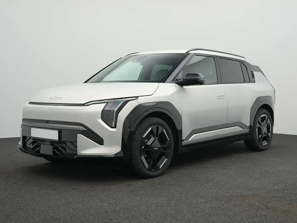 Second-hand Kia EV3 150 kW (204 CP) 2025 Alb SUV