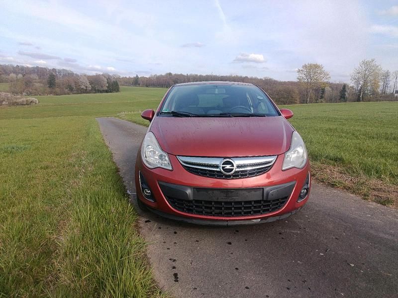 Gebraucht Opel Corsa 87 PS (63 kW) 2012 Rot Kleinwagen