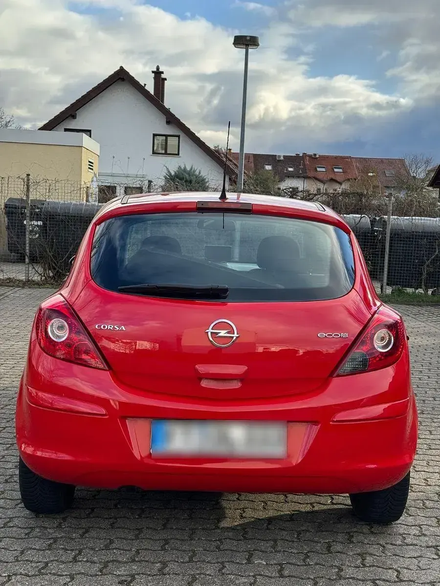 Gebraucht Opel Corsa Color Edition 86 PS (63 kW) 2012 Rot Kleinwagen