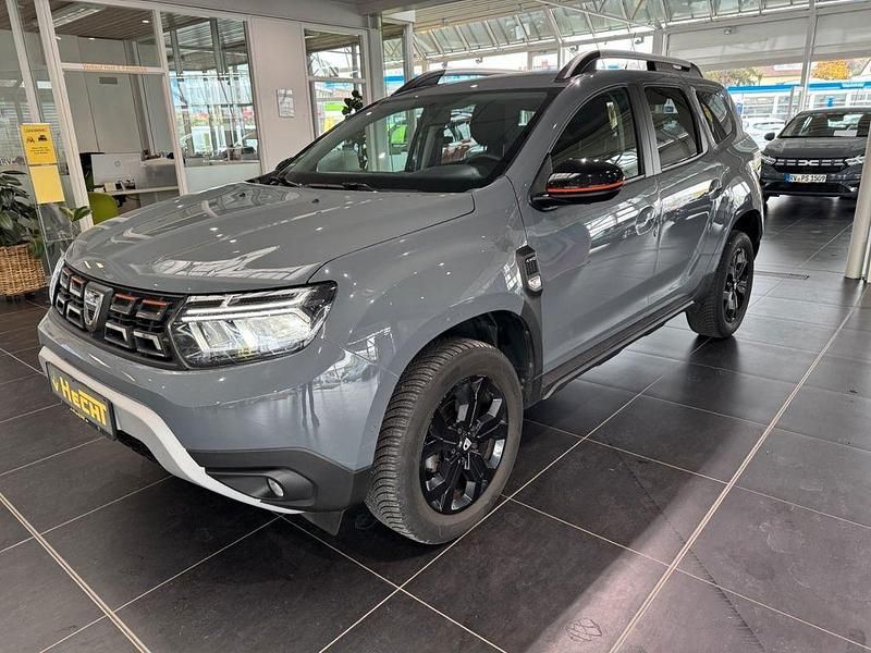 Grau Gebraucht 2022 Dacia Duster Extreme SUV | 18.950 € (Guter Preis) - Bild 1/4