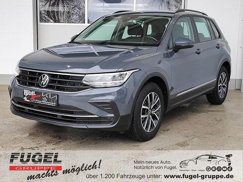 Gebraucht VW Tiguan Life 150 PS (110 kW) 2022 Delfingrau metallic SUV