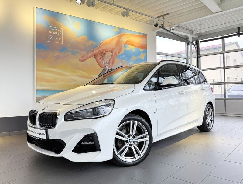Weiß Gebraucht 2020 BMW 218 Gran Tourer M Sport Van / Kleinbus | 19.820 € (Etwas zu teuer) - Bild 1/4