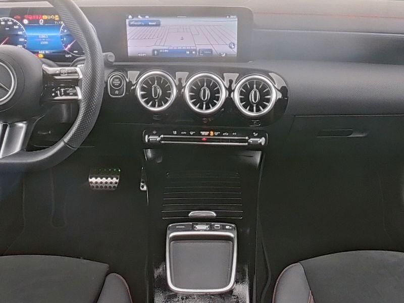 Gebraucht Mercedes CLA200 AMG line 163 PS (119 kW) 2025 Weiß Coupé