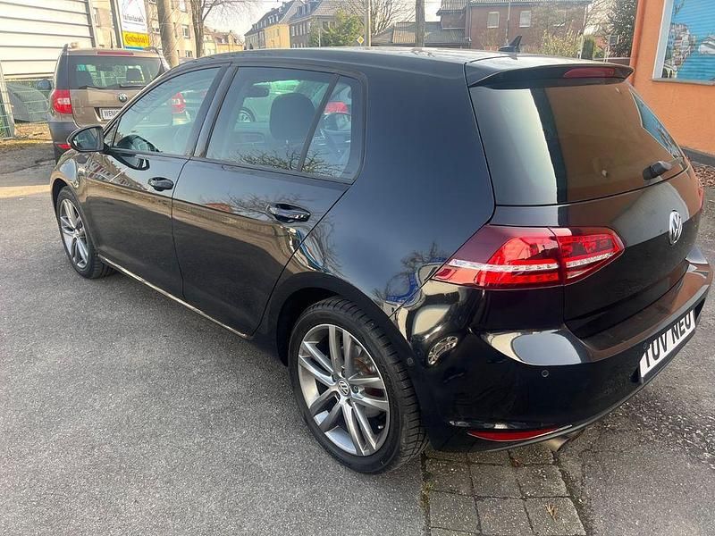 Gebraucht VW Golf VII Highline 125 PS (91 kW) 2017 Schwarz Limousine