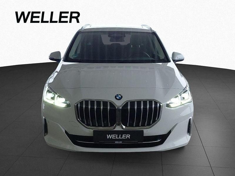 Gebraucht BMW 220 Luxury Line 163 PS (119 kW) 2024 Weiß Van / Kleinbus