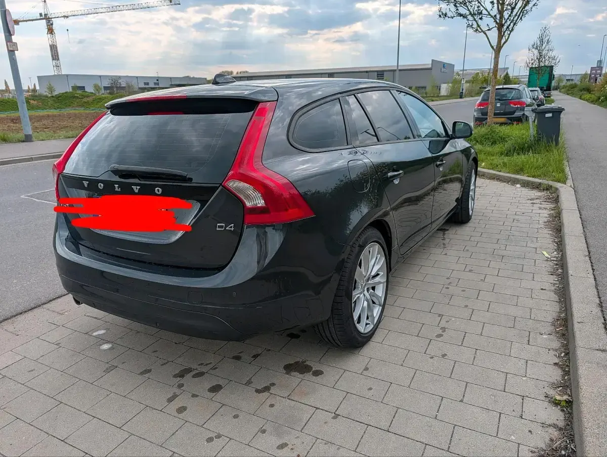 Second-hand Volvo V60 163 CP (119 kW) 2015 Gri Break