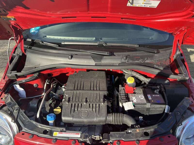 Rot Gebraucht 2019 Fiat 500 Lounge Cabrio | 12.000 € (Etwas zu teuer) - Bild 1/4