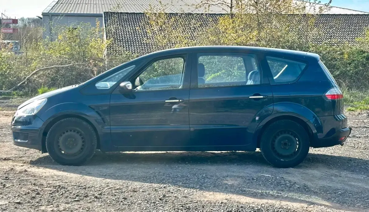 Używany Ford S-MAX S 145 KM (106 kW) 2009 Niebieski Minivan