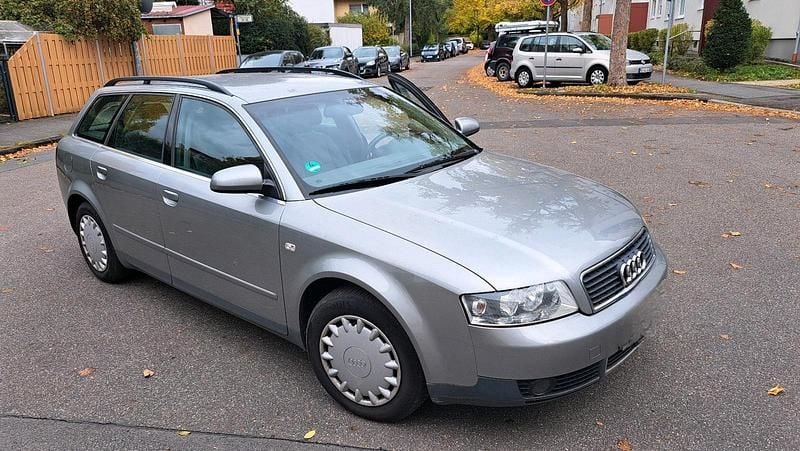 Silber Gebraucht 2001 Audi A4 Kombi | 800 € (Superpreis) - Bild 1/4