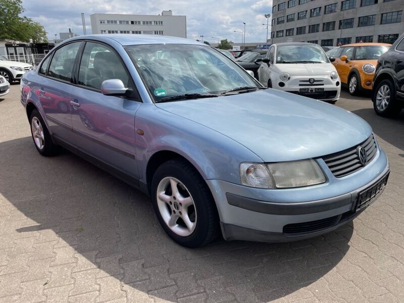 Gebraucht VW Passat 101 PS (74 kW) 1998 Silber Limousine