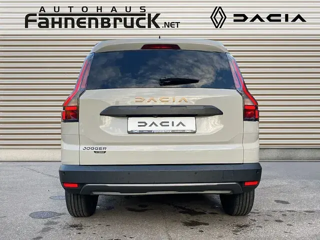 Neu Dacia Jogger Extreme 122 PS (89 kW) 2026 Beige Van / Kleinbus
