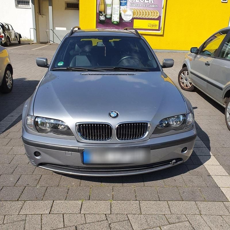 Grau Gebraucht 2003 BMW 318 Kombi | 1.750 € (Fairer Preis) - Bild 1/4