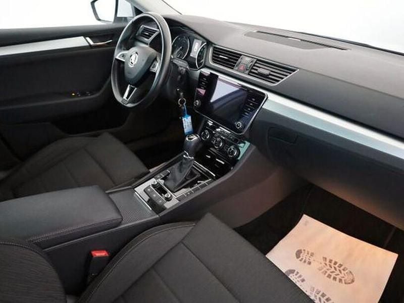 Gebraucht Skoda Superb Ambition 150 PS (110 kW) 2017 Weiß Kombi