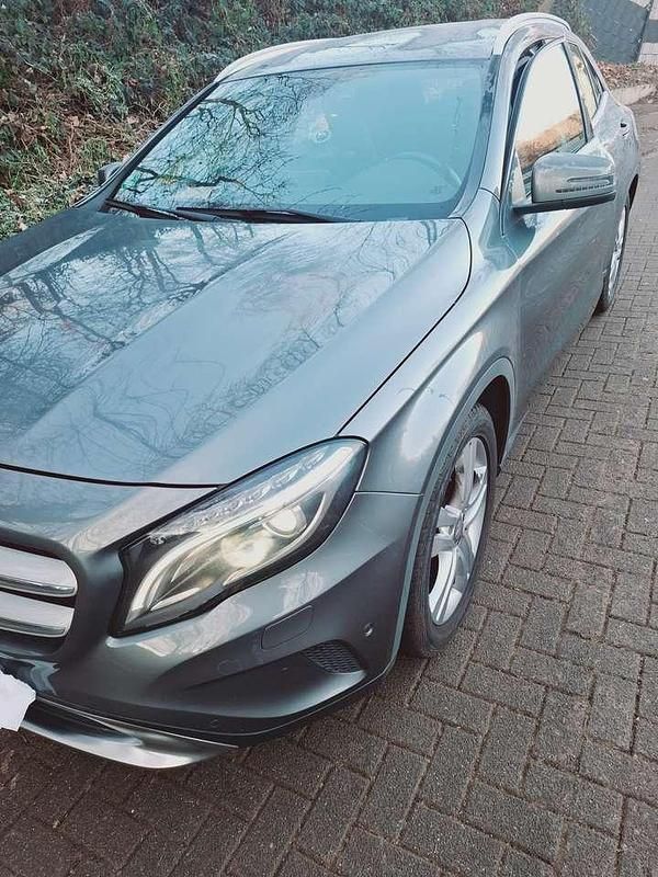 Gebraucht Mercedes GLA220 StreetStyle 170 PS (125 kW) 2015 Grau SUV