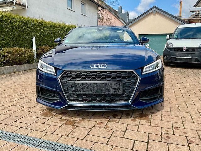 Gebraucht Audi TT Ambiente 197 PS (144 kW) 2019 Blau Cabrio