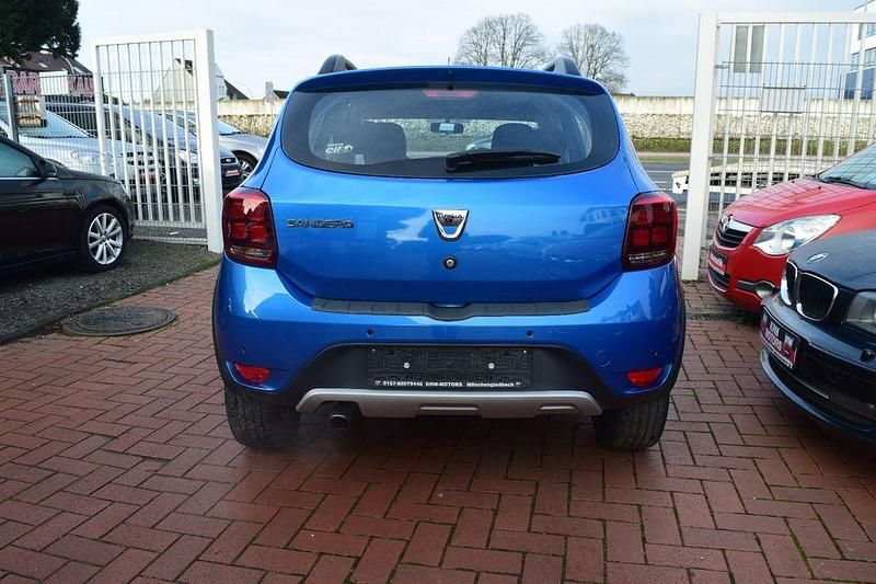 Gebraucht Dacia Sandero Stepway 90 PS (66 kW) 2019 Blau sky (metallic) SUV