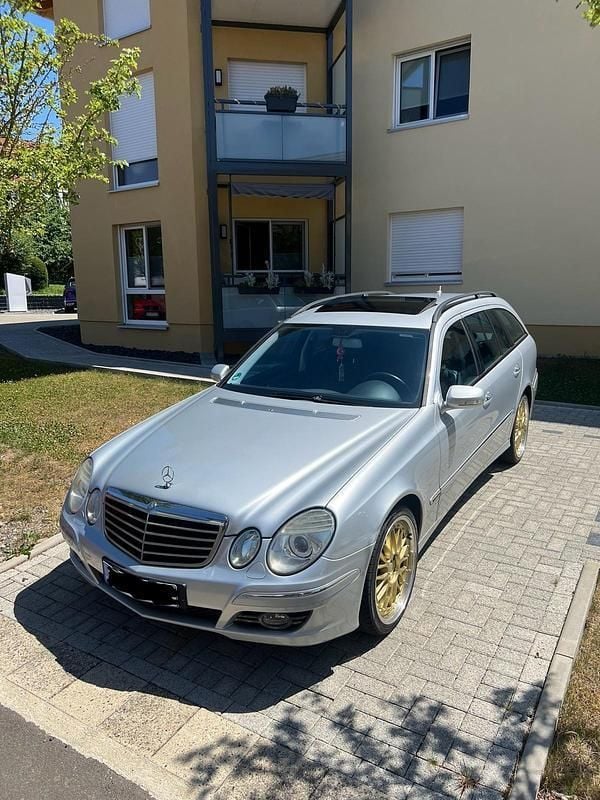 Silber Gebraucht 2007 Mercedes E220 Avantgarde Kombi | 5.499 € (Teuer) - Bild 1/4