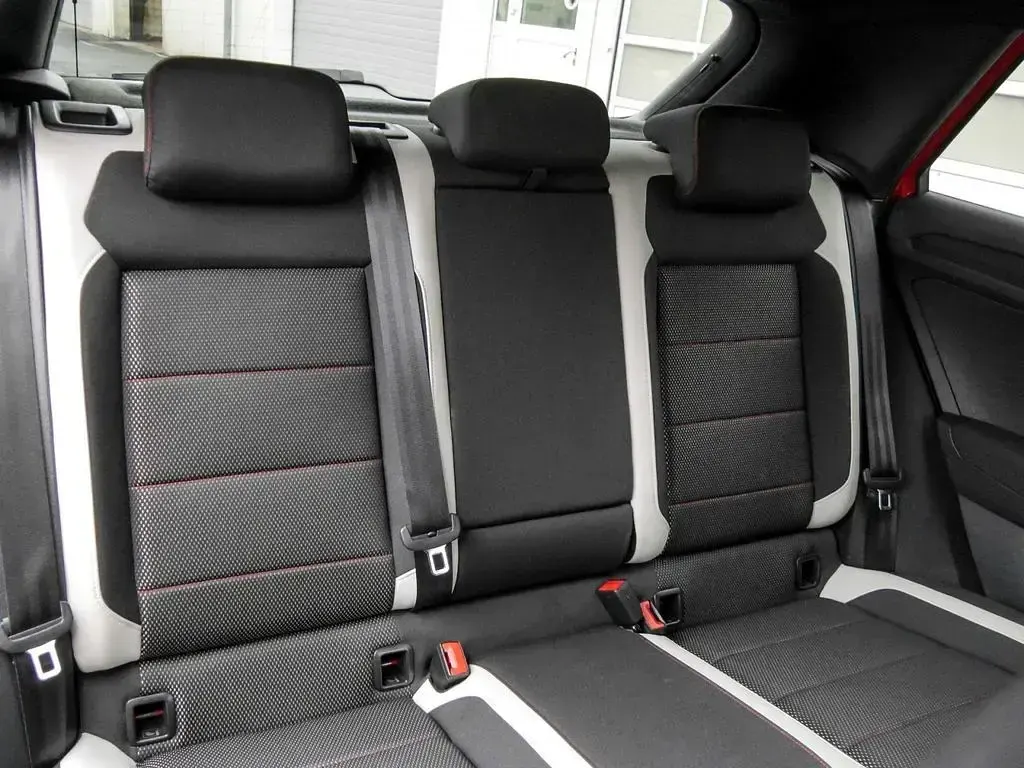 Gebraucht VW T-Roc Sport 150 PS (110 kW) 2019 Flashrot schwarz SUV