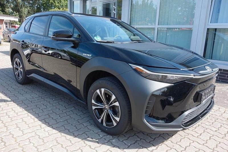Schwarz Gebraucht 2023 Toyota bZ4X Comfort SUV | 24.490 € (Superpreis) - Bild 1/4