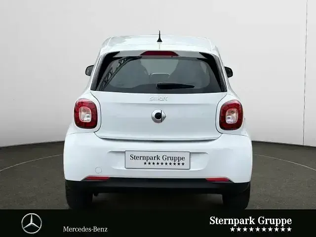 Gebraucht Smart ForFour Prime 71 PS (52 kW) 2019 Weiß Kleinwagen
