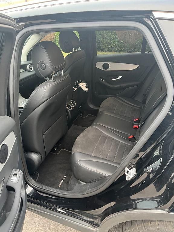 Gebraucht Mercedes GLC300 AMG line 245 PS (180 kW) 2020 Schwarz SUV