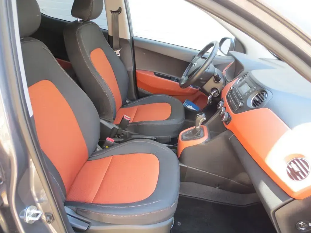 Gebraucht Hyundai i10 Trend 67 PS (49 kW) 2018 Star dust Kleinwagen