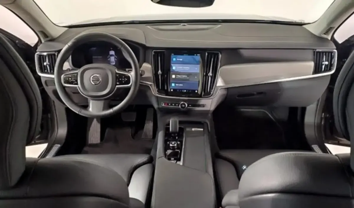 Gebraucht Volvo S90 Plus 235 PS (172 kW) 2025 Platinum grey metallic Limousine