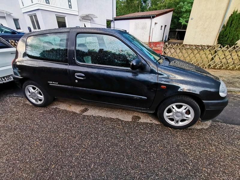 Gebraucht 2001 Renault Clio II Kleinwagen | 800 € - Bild 1/4