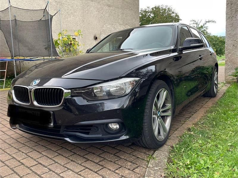 Schwarz Gebraucht 2015 BMW 330 Advantage Kombi | 13.999 € (Etwas zu teuer) - Bild 1/4