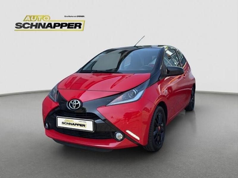 Rot Gebraucht 2018 Toyota Aygo X-cite Kleinwagen | 8.380 € (Fairer Preis) - Bild 1/4