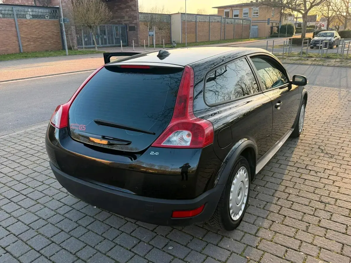 Gebraucht Volvo C30 Momentum 170 PS (125 kW) 2008 Schwarz Kleinwagen
