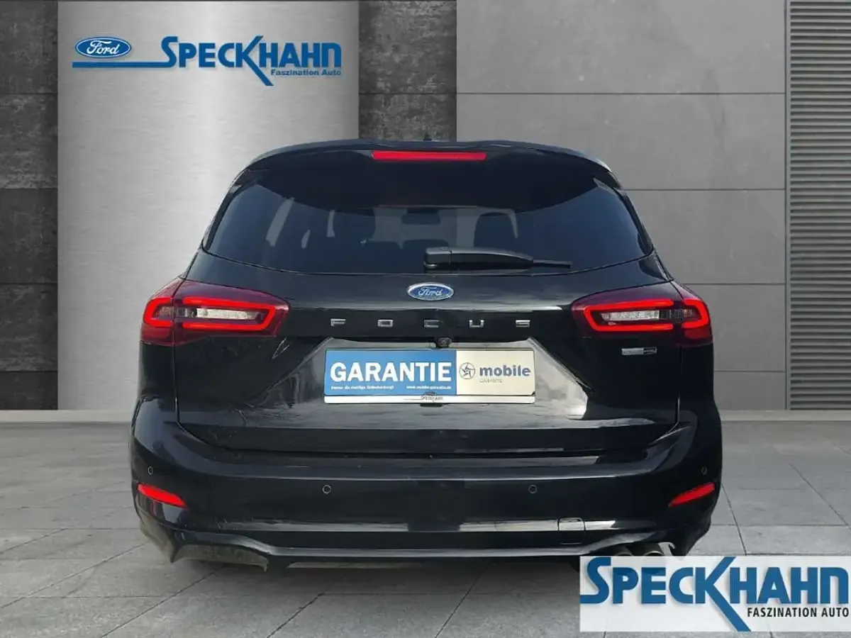Gebraucht Ford Focus ST-Line 125 PS (91 kW) 2023 Obsidianschwarz metallic Kombi