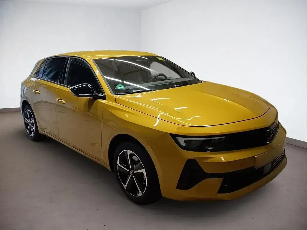 Gebraucht Opel Astra 131 PS (96 kW) 2024 Gelb Kleinwagen
