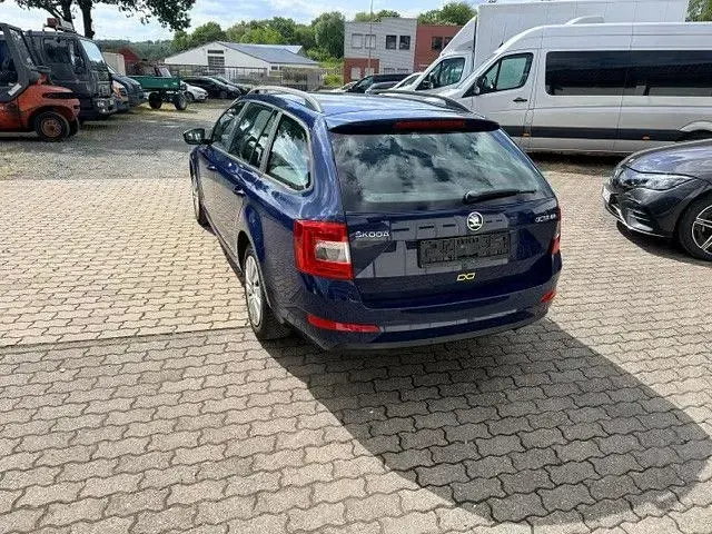 Gebraucht Skoda Octavia 150 PS (110 kW) 2016 Blau Kombi