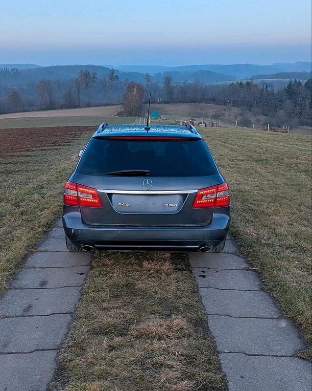 Gebraucht Mercedes E350 272 PS (200 kW) 2010 Grau Kombi