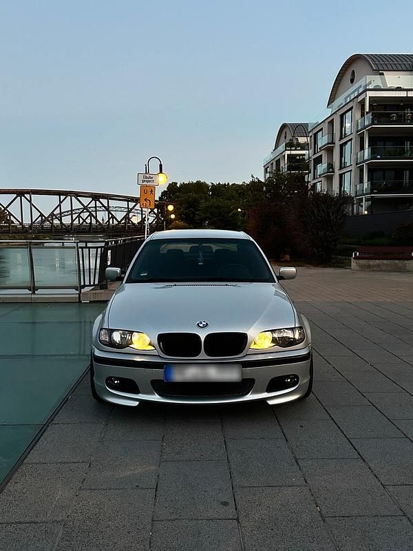 Gebraucht BMW 320 M Sport 170 PS (125 kW) 2002 Silber Limousine
